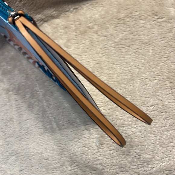 HENRI BENDEL - Picture 15 of 16